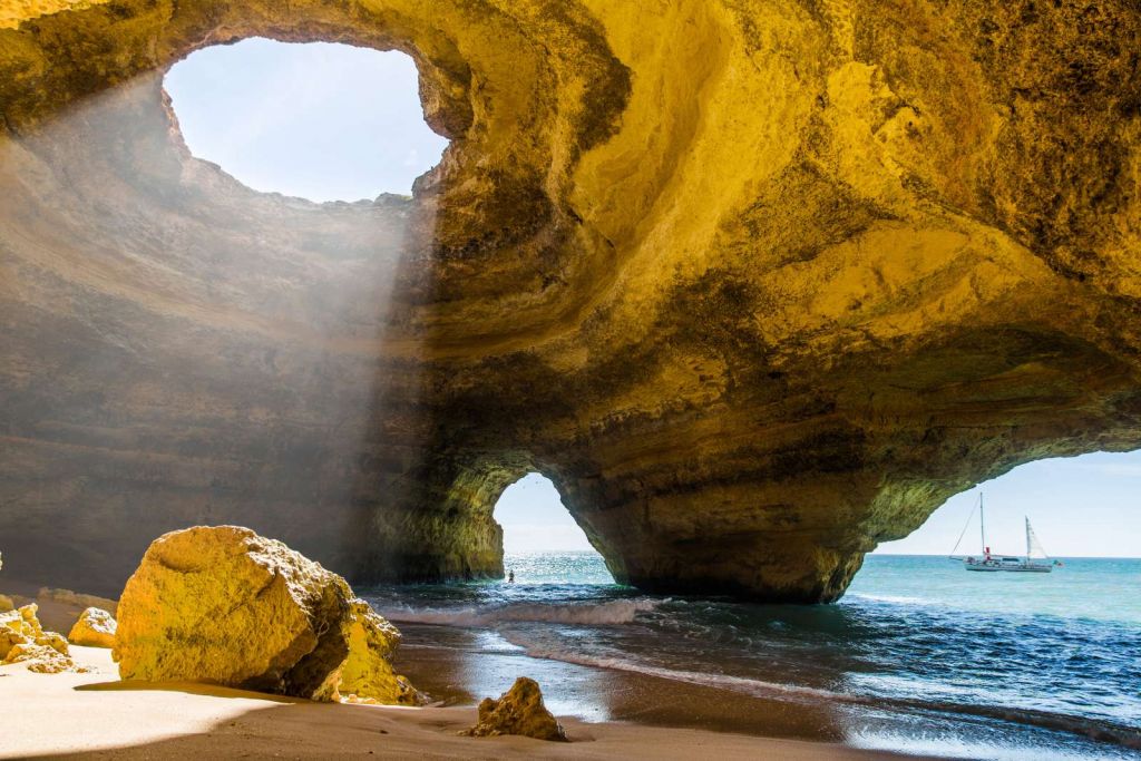 Benagil grot in Portugal